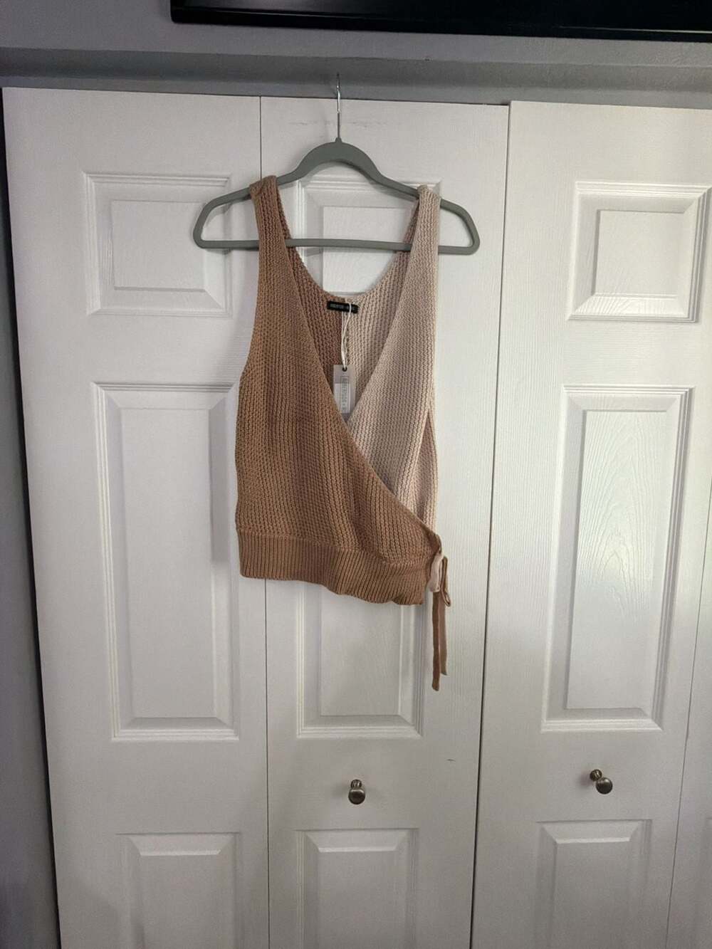 Robertson & Rodeo Sleeveless Two Tone Tan Knit Wrap Sweater Tank Top